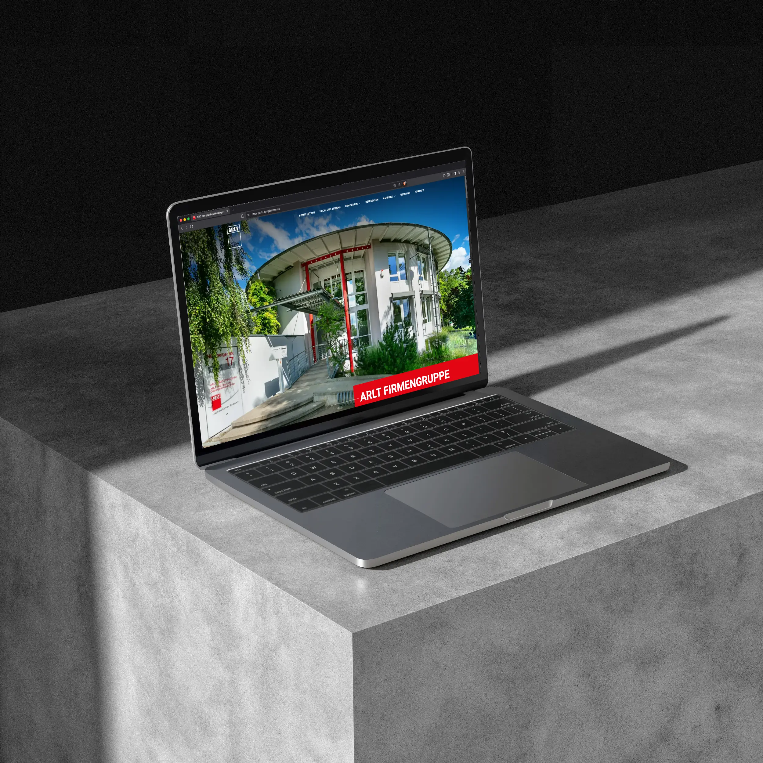 Mackbook mockup of the ARLT Bau website relaunch project.